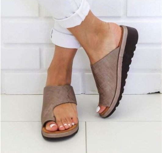 Toe wedge heel with half drag sandals